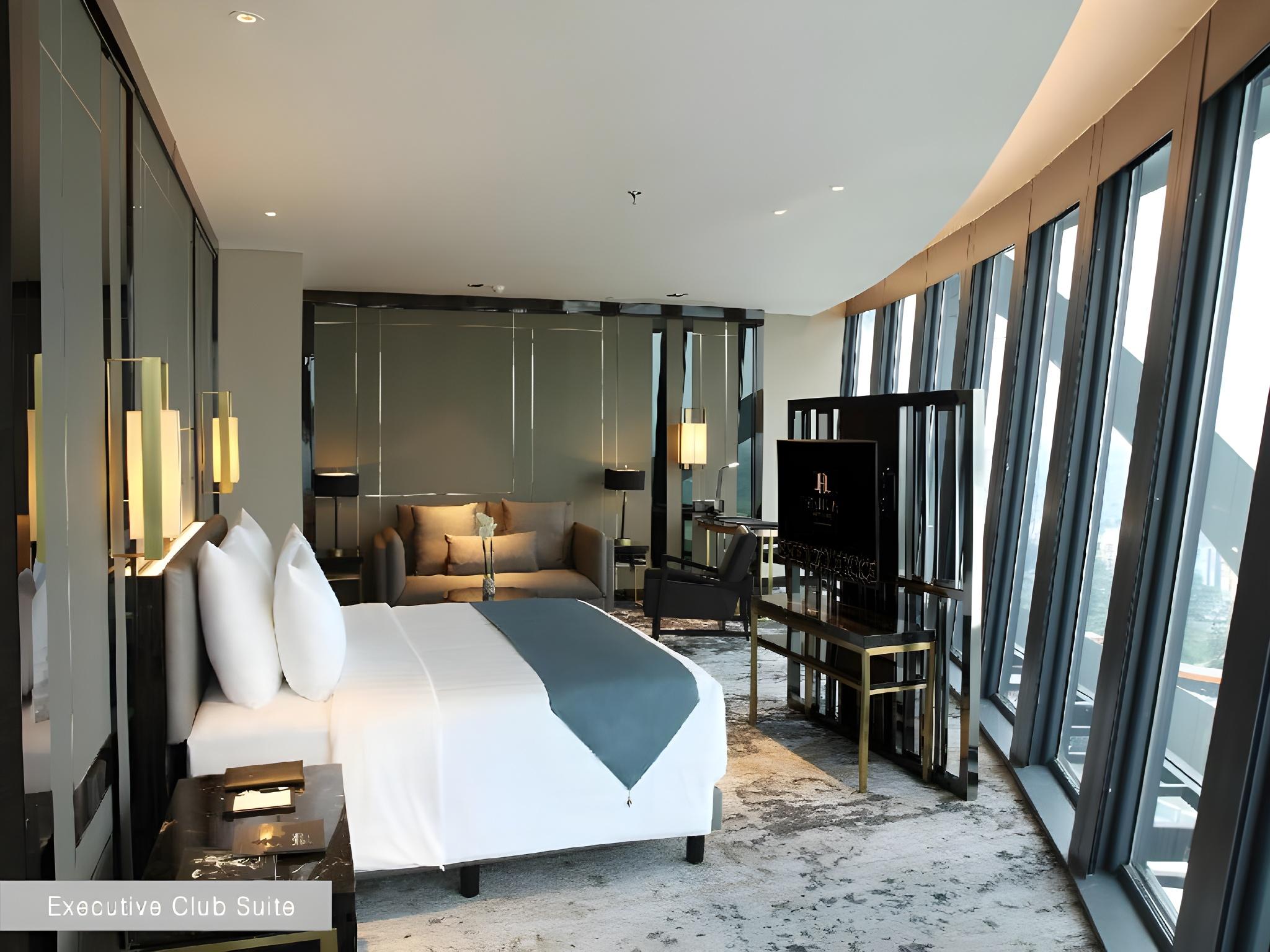 EXECUTIVE SUITE