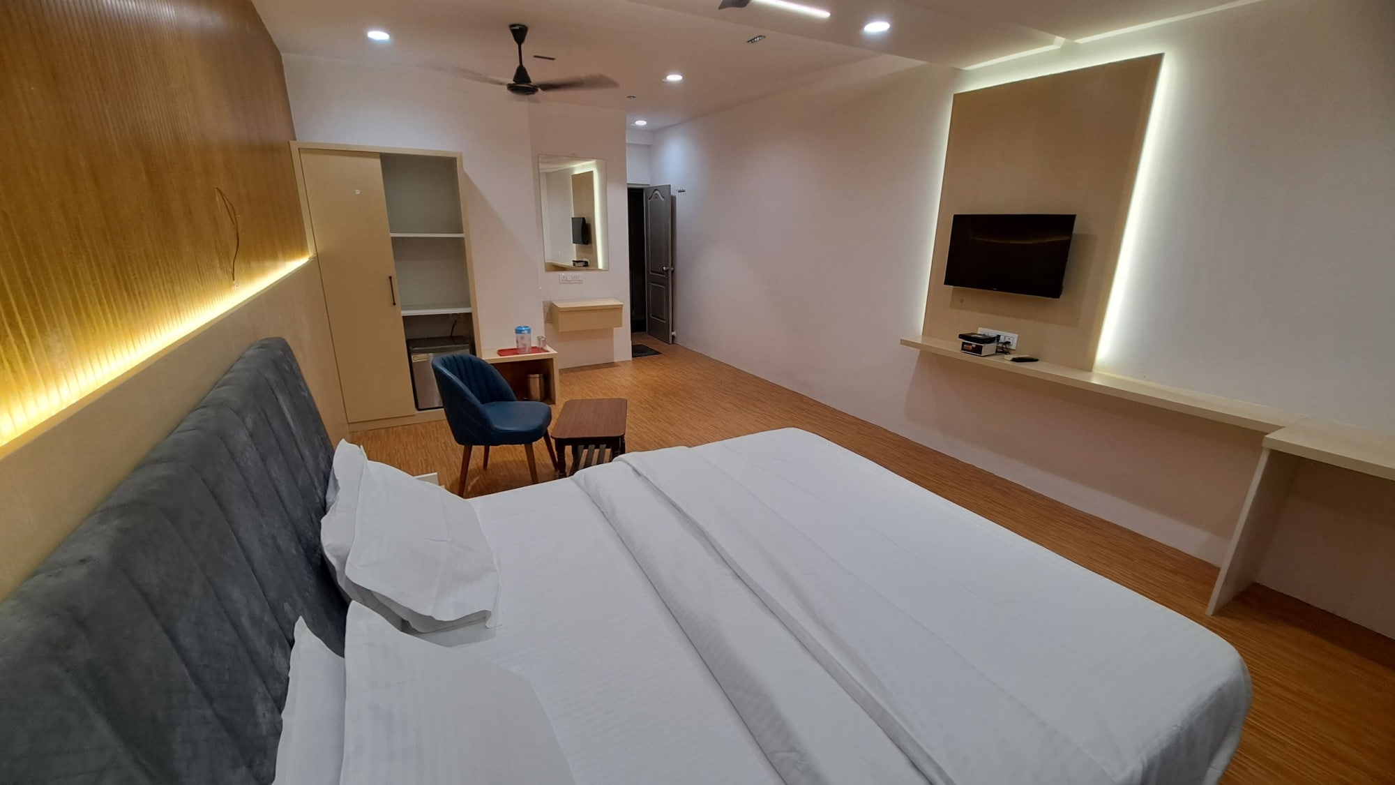 SUPERIOR, DOUBLE BED