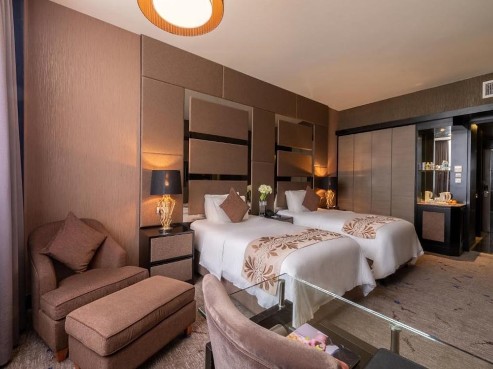New World Suites 21/43
