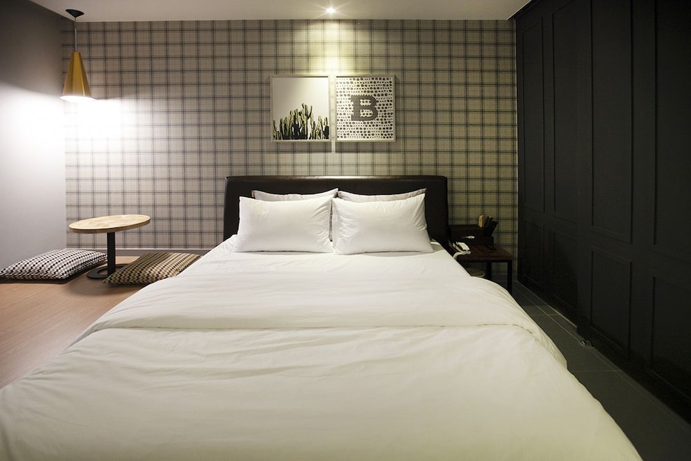 Brown Dot Hotel 15/39