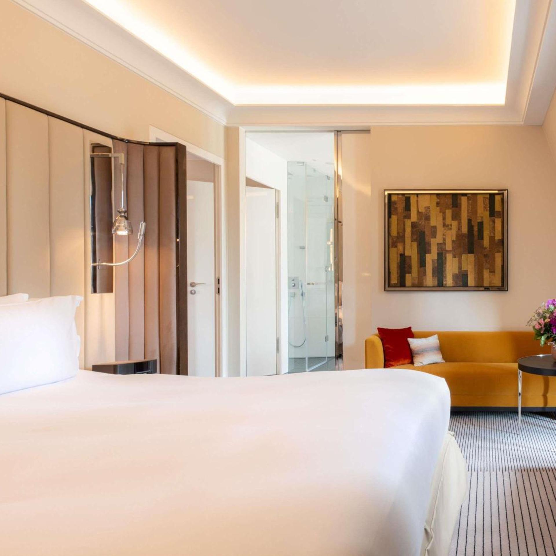 Opera, Suite, King Bed, City View, High Floor