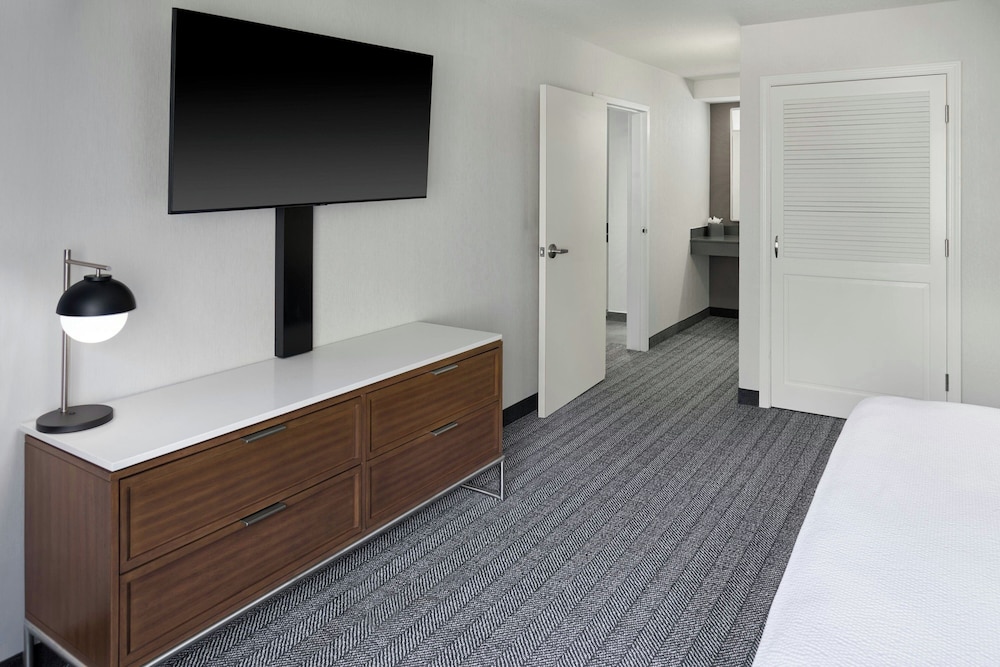Courtyard by Marriott Kansas City Shawnee 47/71