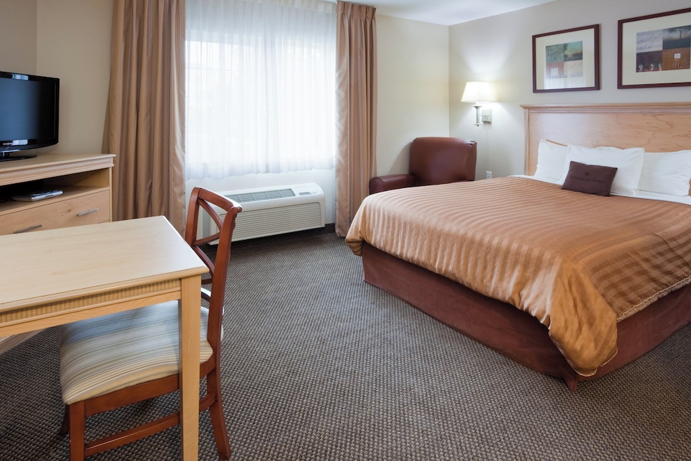 Candlewood Suites Milwaukee Brown Deer 8/29