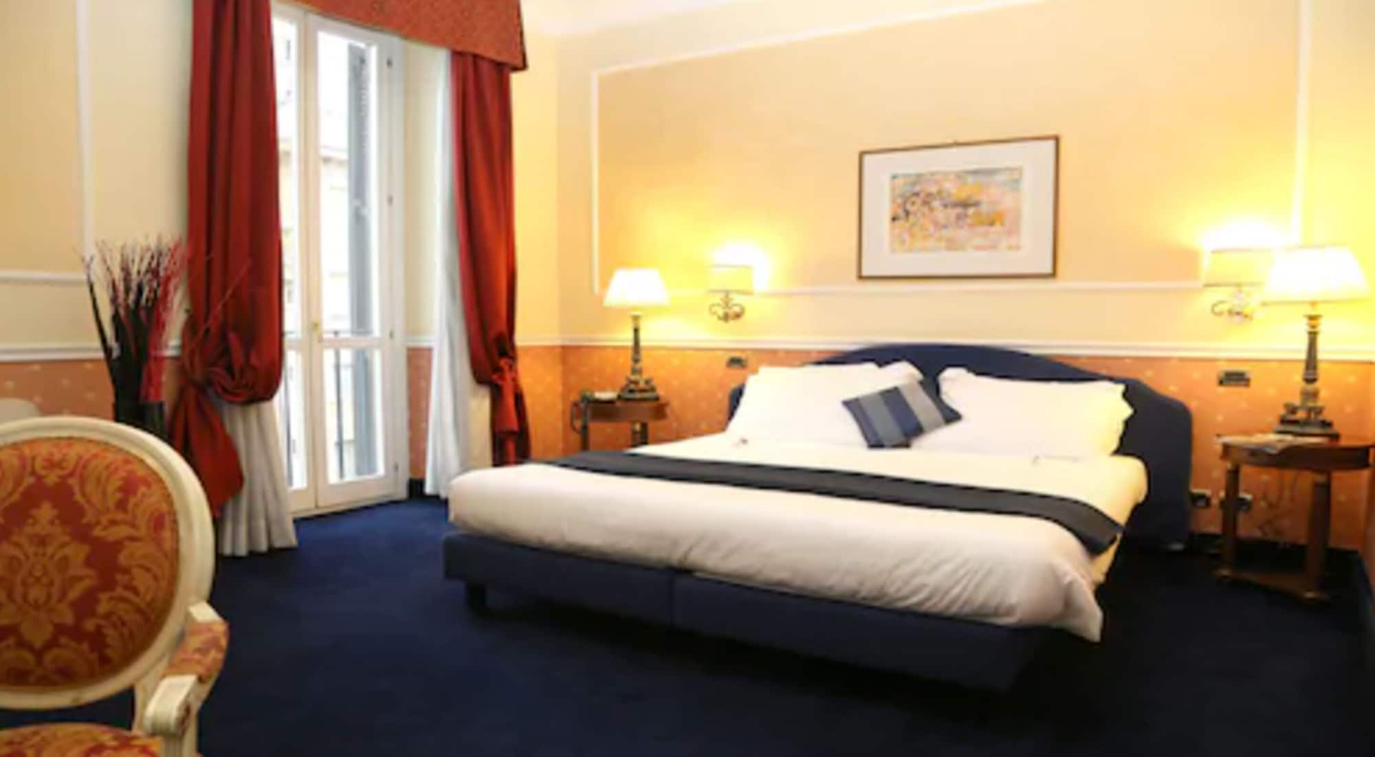 ROOM, TRIPLE