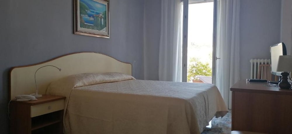 جناح جونيور بسرير مزدوج بشرفة