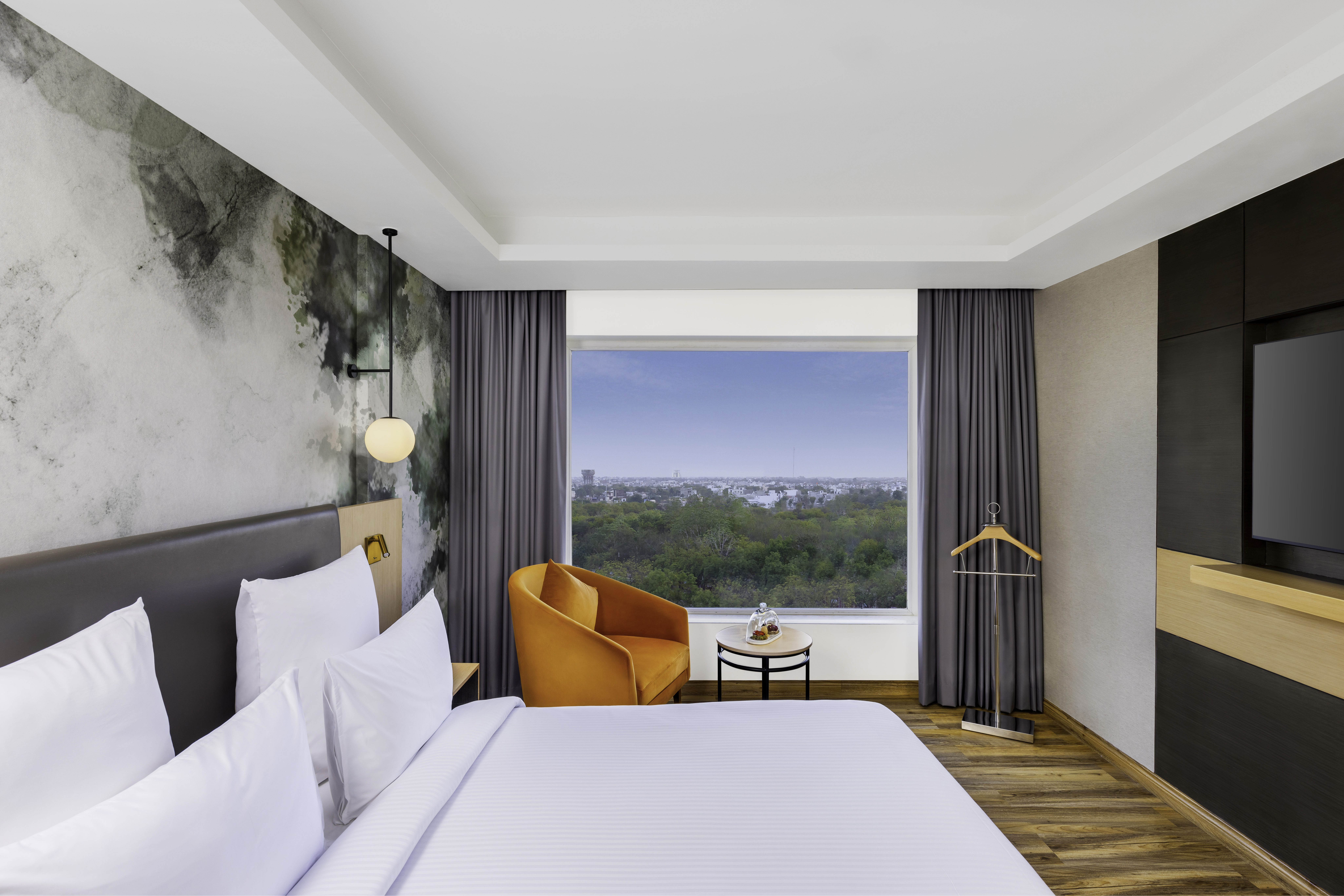 Executive, Suite, Double Bed, City Side