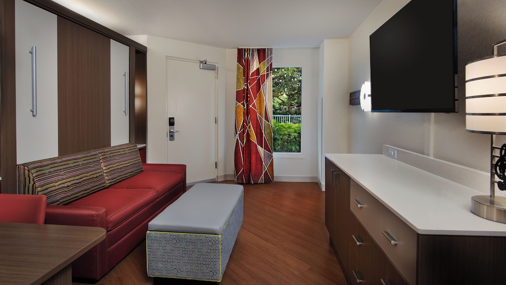 Disneys All Star Music Resort 24/50