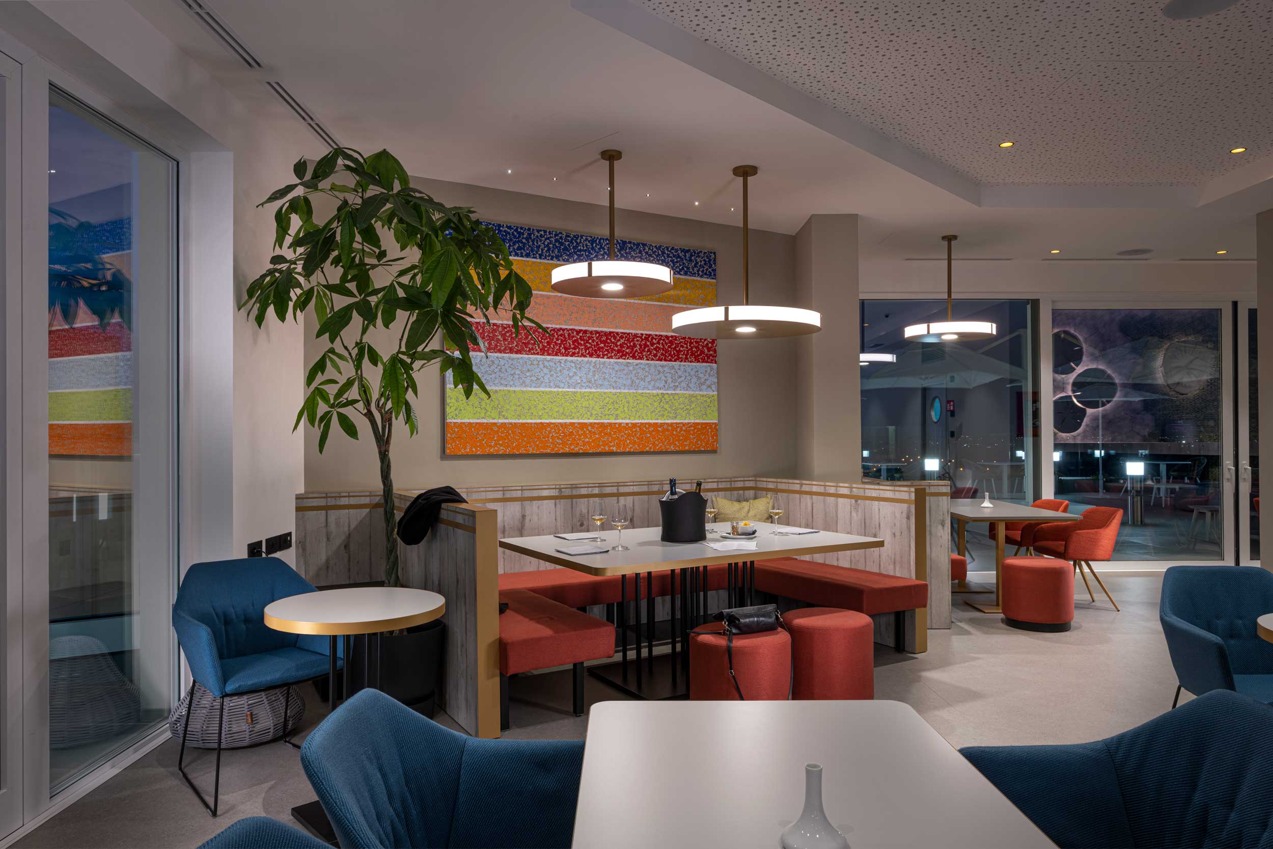 J44 Lifestyle Hotel 16/36
