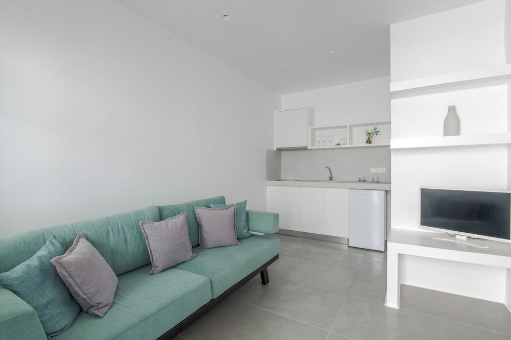 Alexandros Studios And Apartments 54/76