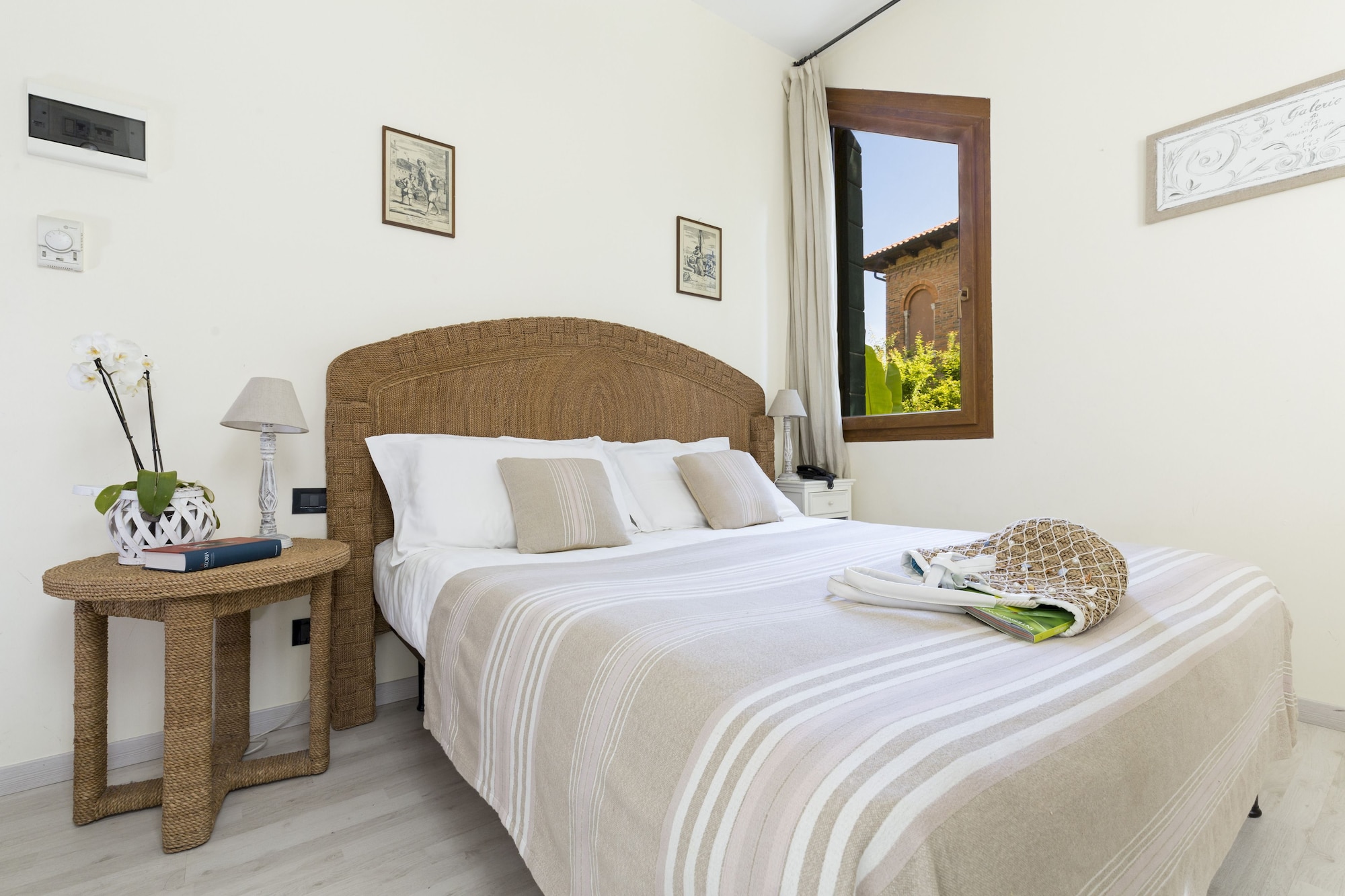 ECONOMY, DOUBLE BED, EXTERNAL BATHROOM