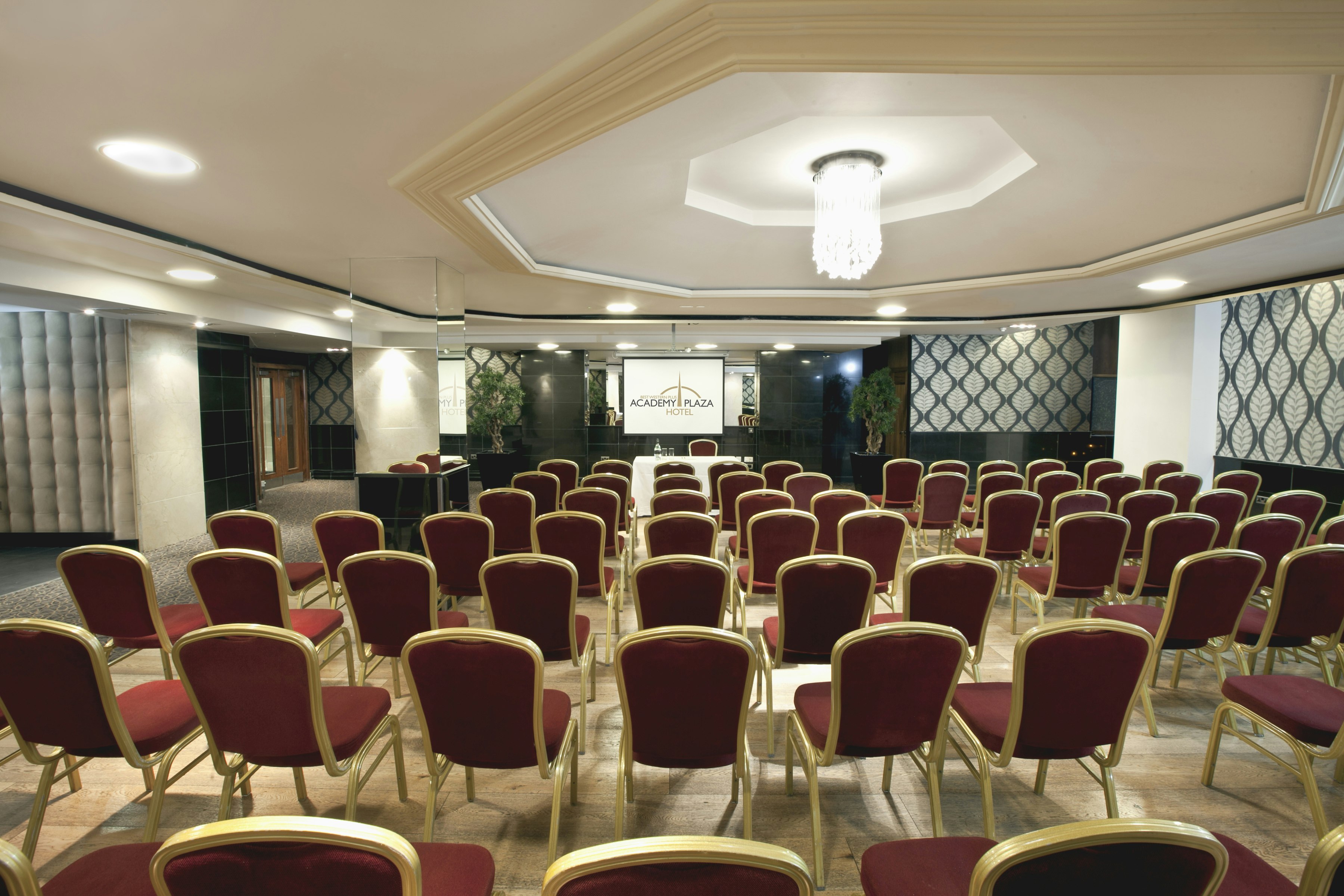 Academy Plaza Hotel 9/10