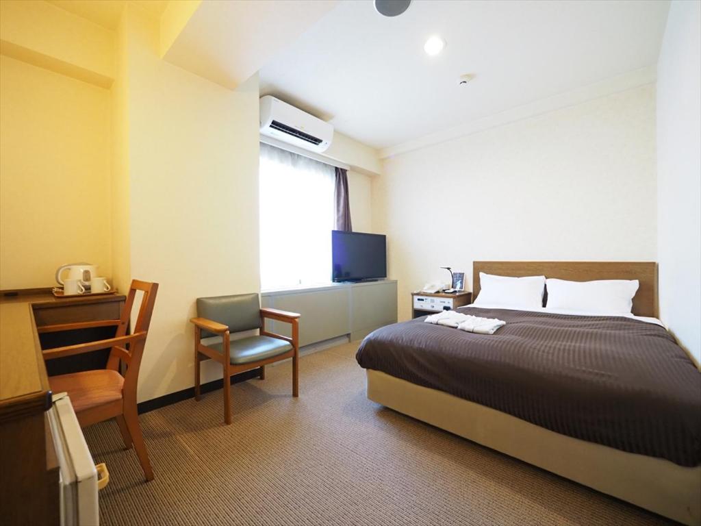 ROOM, DOUBLE BED, SMOKING