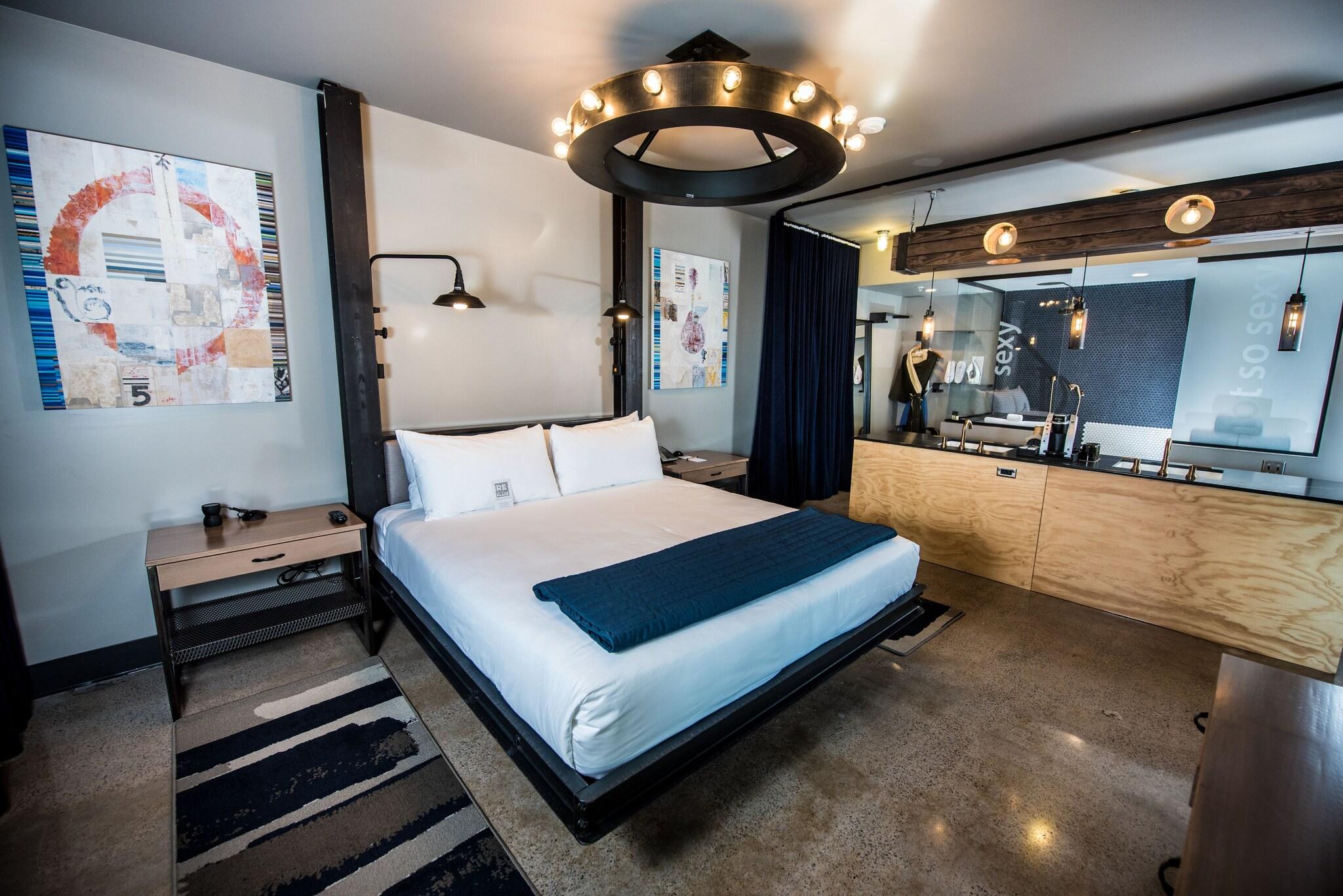 1 Bedroom, Suite, King Bed