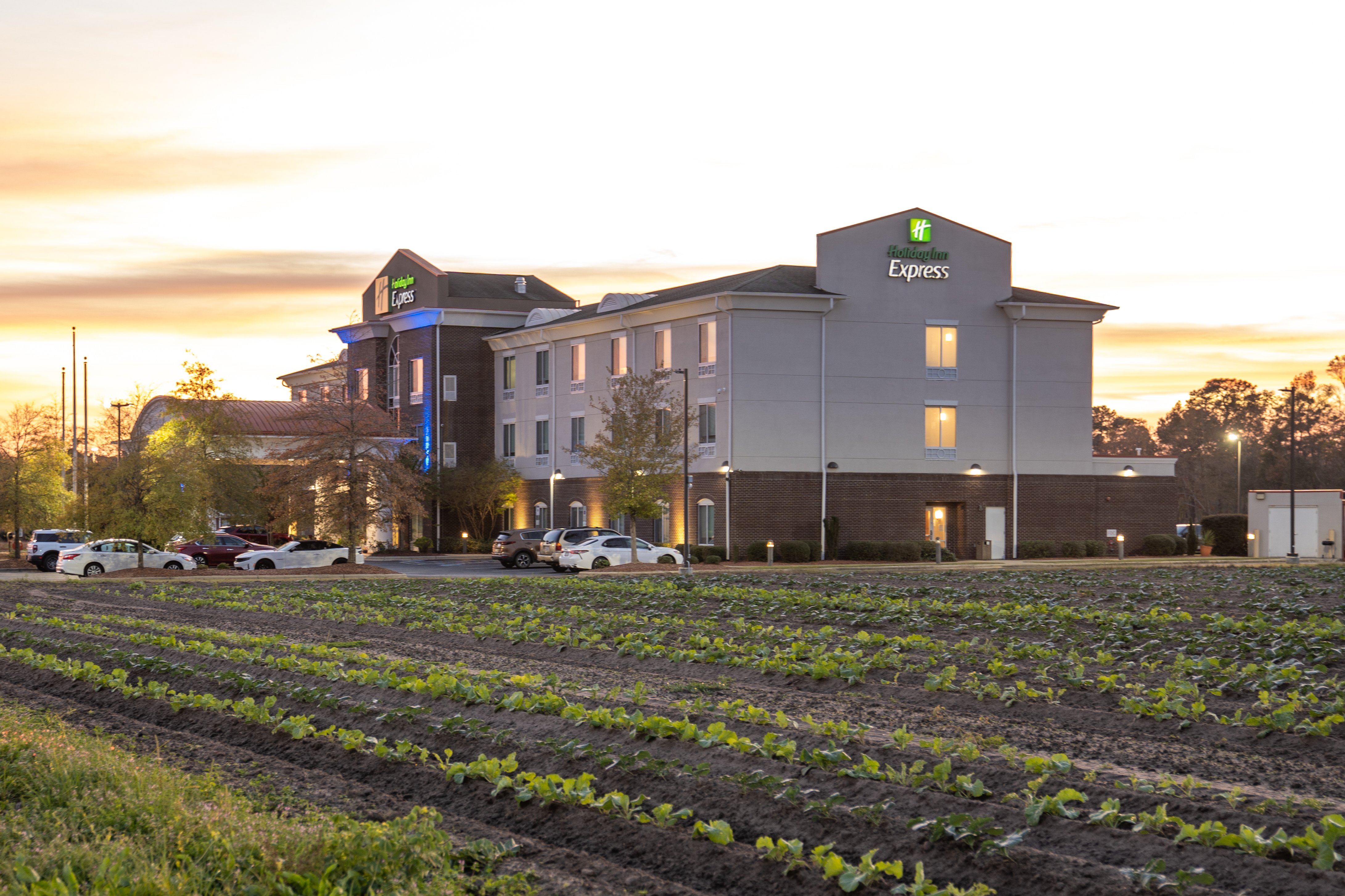 Holiday Inn Express Pembroke 6/50