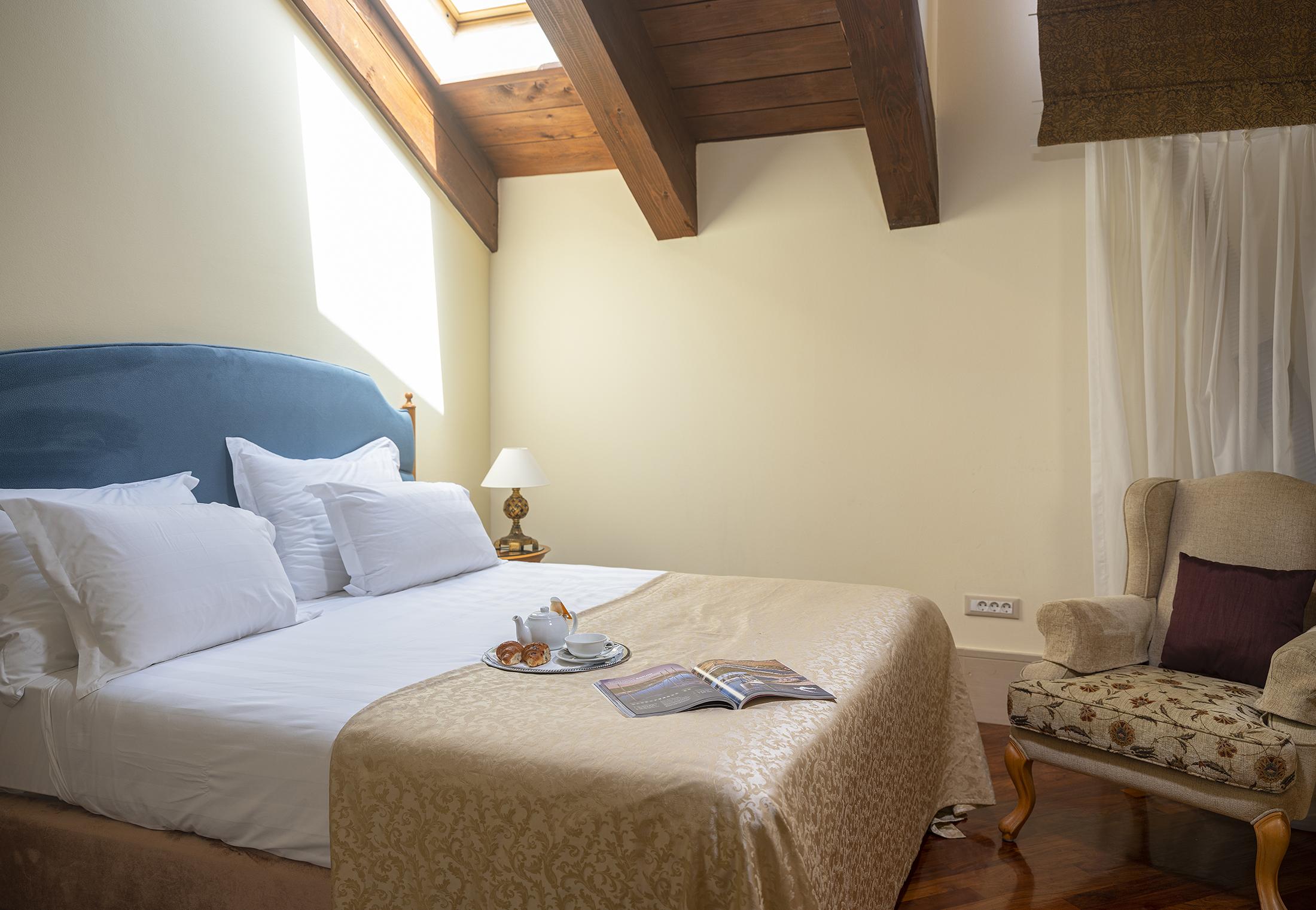 Deluxe, Suite, Attic