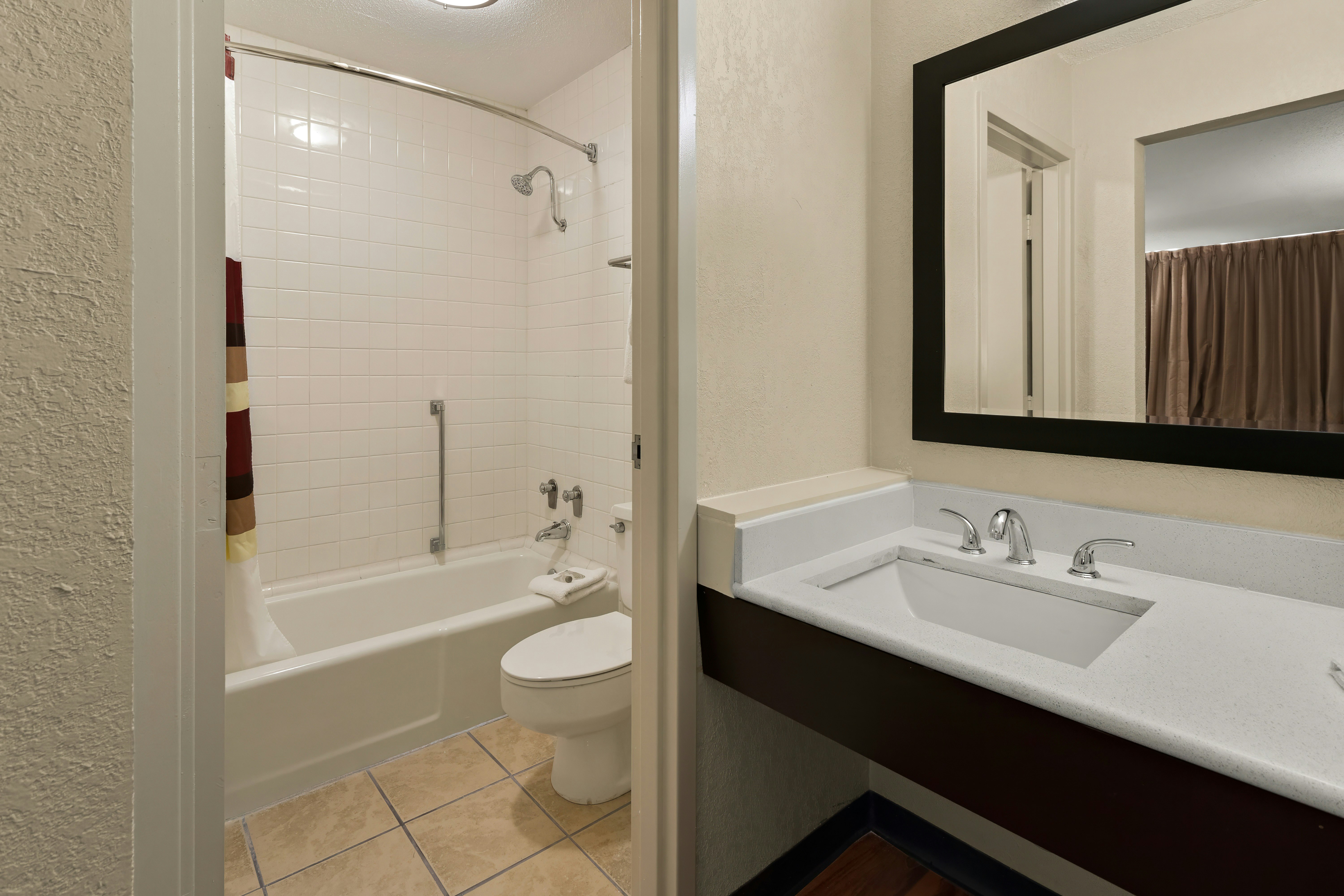 غرفة سوبيريور بسرير كينج، Red Roof Inn & Suites Cave City 5/6