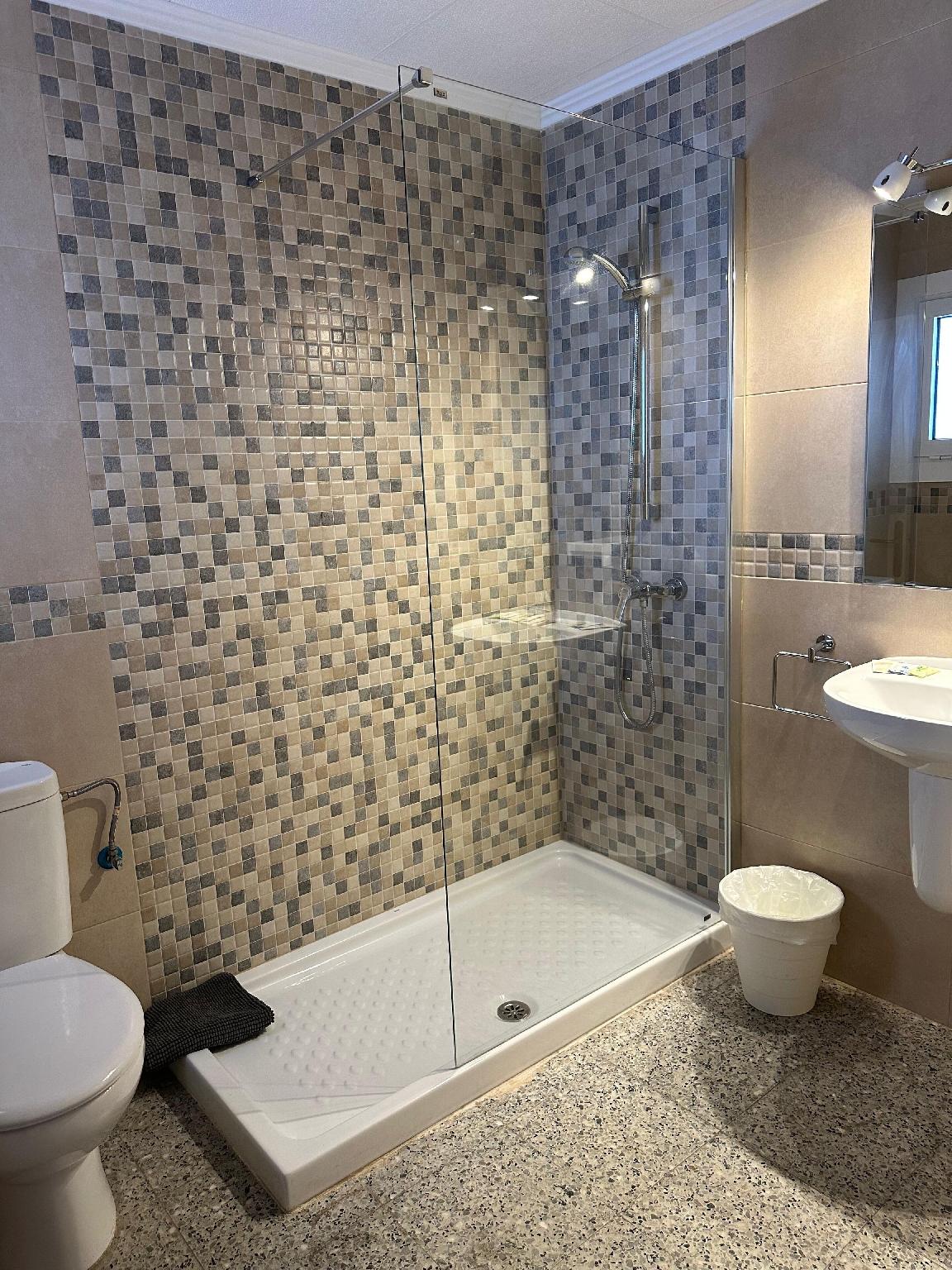 L'illa Hotel 22/25