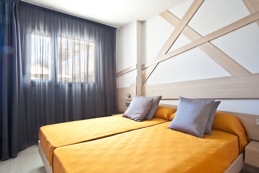 1 BEDROOM, APARTMENT, BALCONY