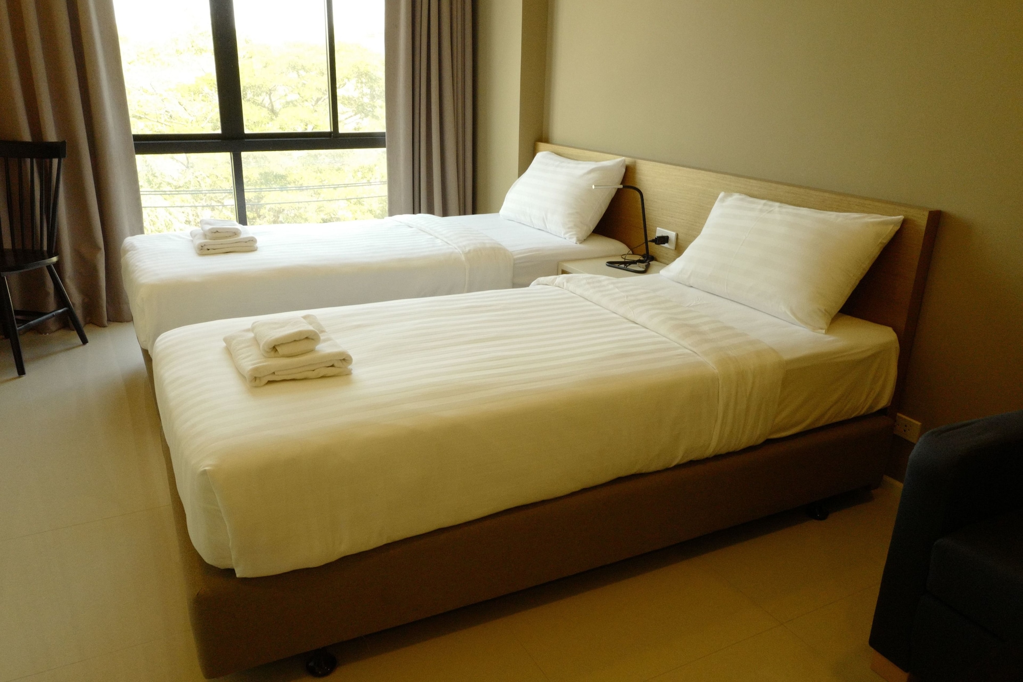 SUPERIOR, TWIN BEDS