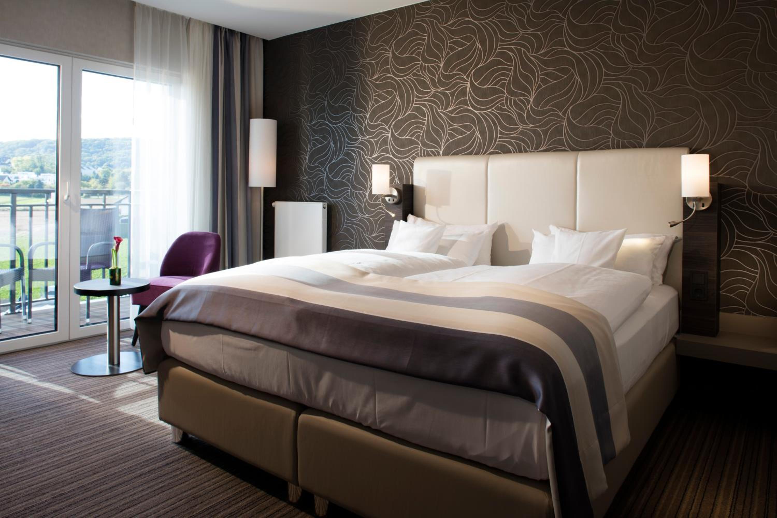 Room, Queen Bed