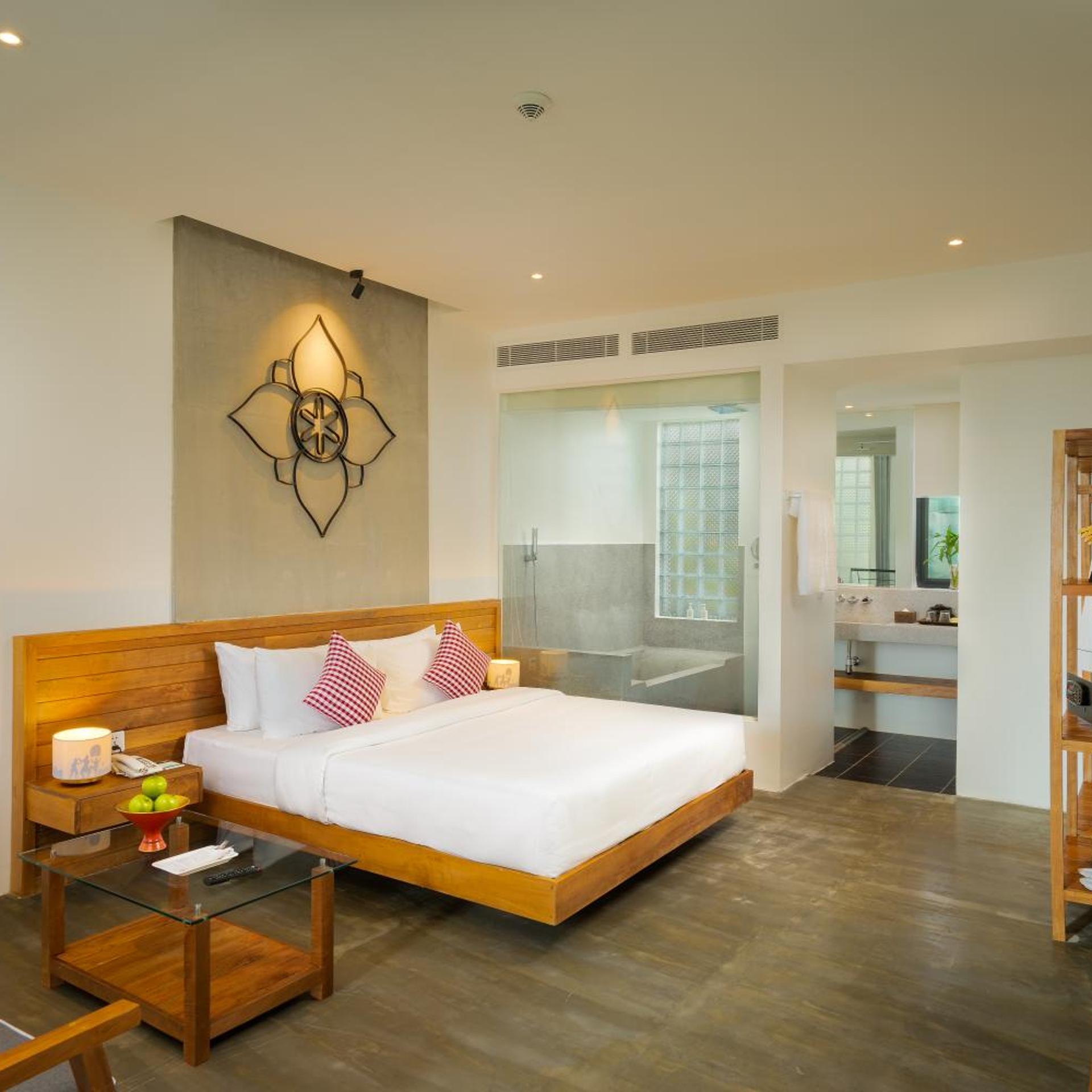 Penthouse Suite, Pool View, Balcony