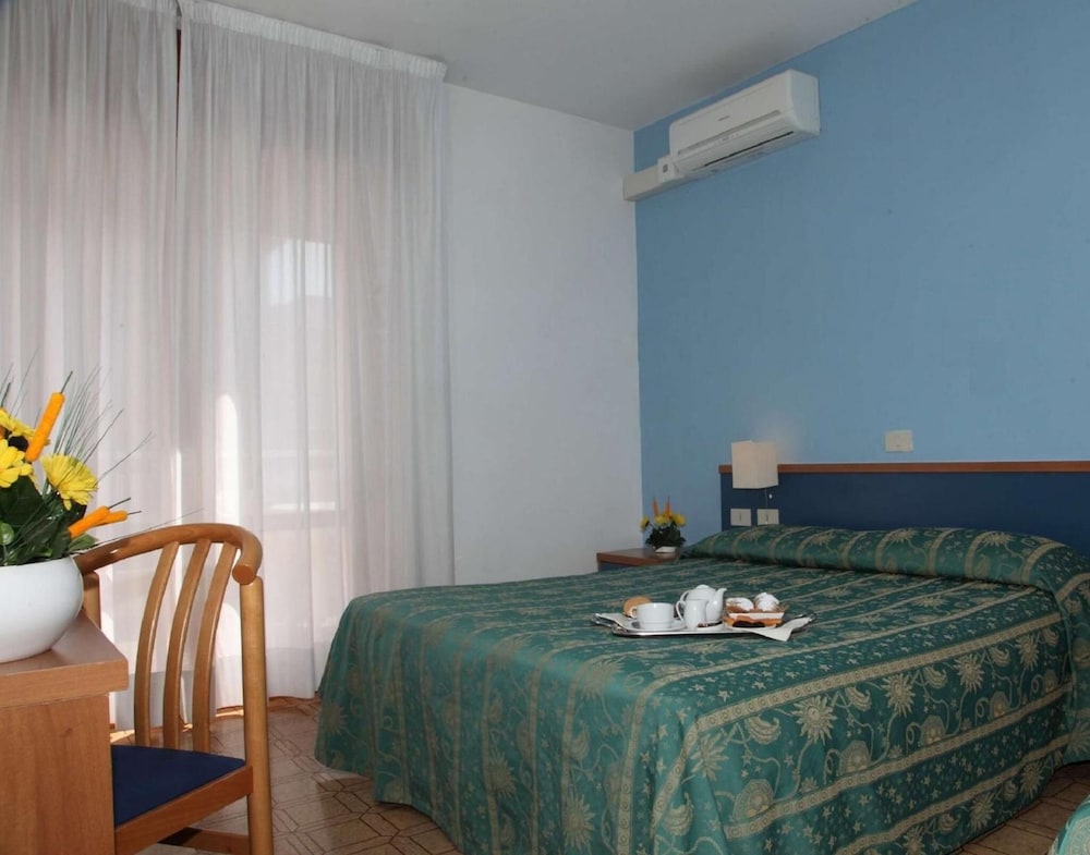 Hotel Pigalle 3/33