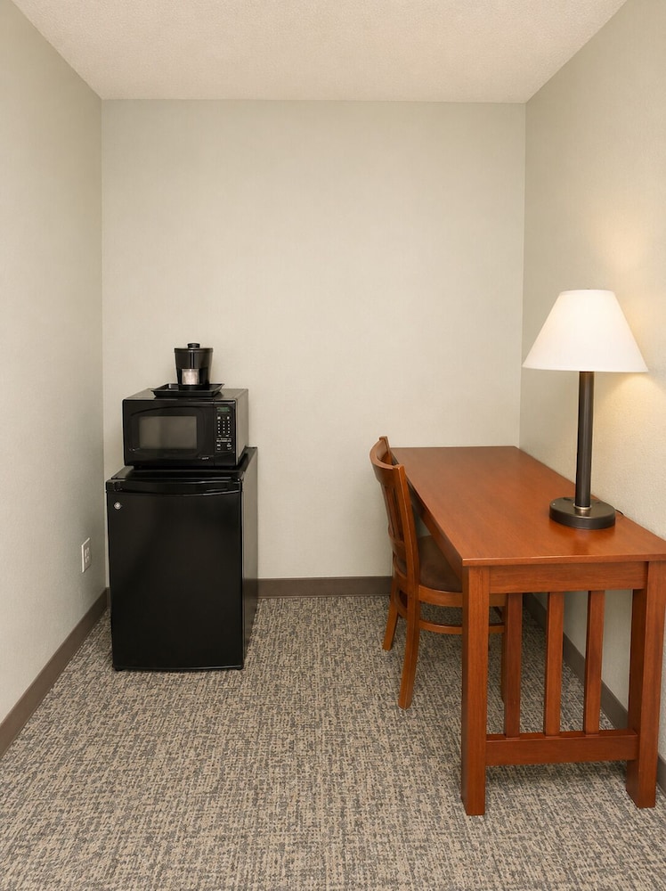 Travelodge by Wyndham Rapid City/Black Hills 35/57