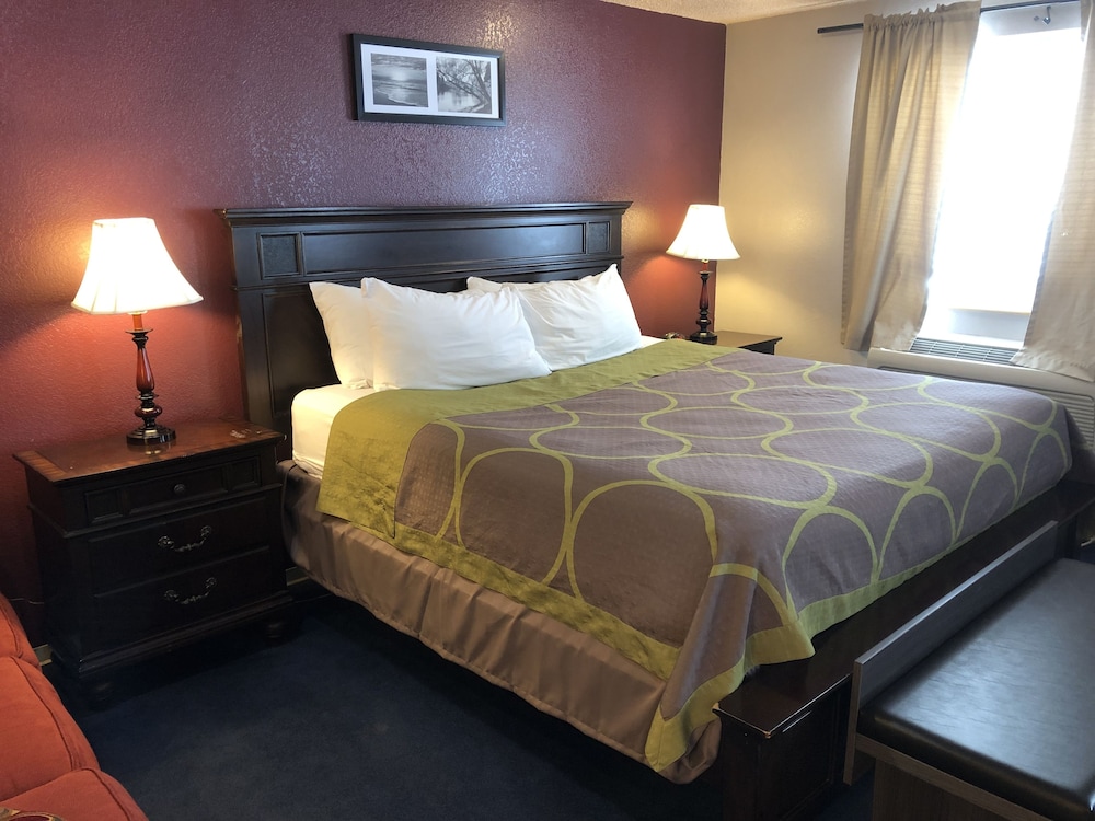 Super 8 by Wyndham Winnemucca NV 15/24