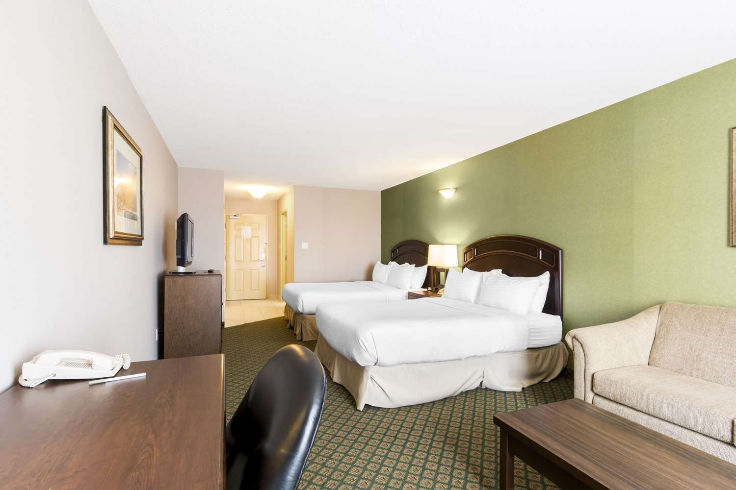 غرفة بسريرين كوين، Clarion Hotel & Conference Centre Sherwood Park 3/6
