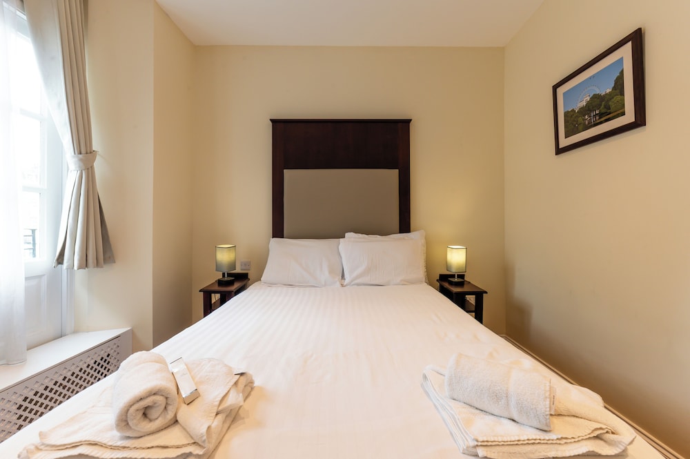 DELUXE, QUADRUPLE, DOUBLE AND TWIN BEDS