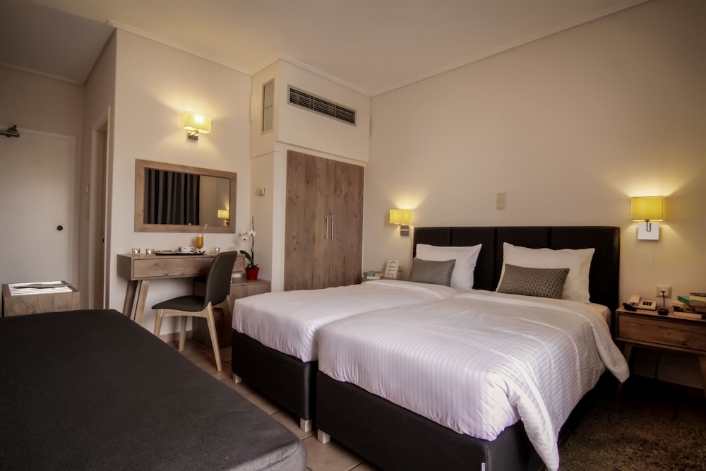 ROOM, TRIPLE, BALCONY