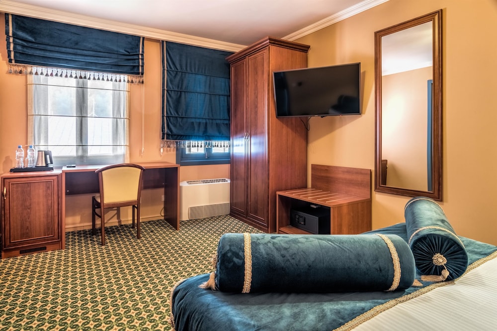 Golden Tulip Borjomi 47/73