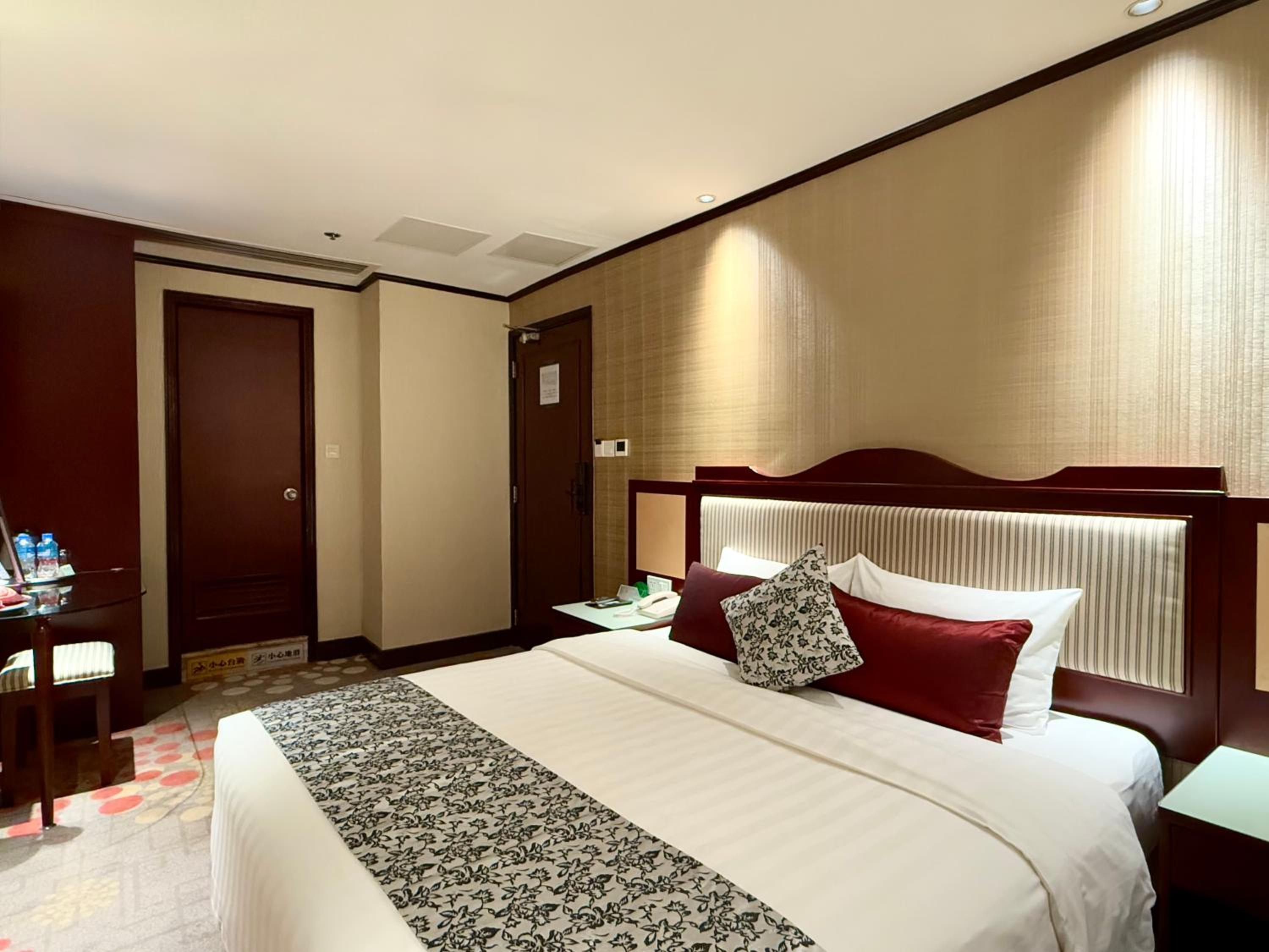 SUPERIOR, DOUBLE BED
