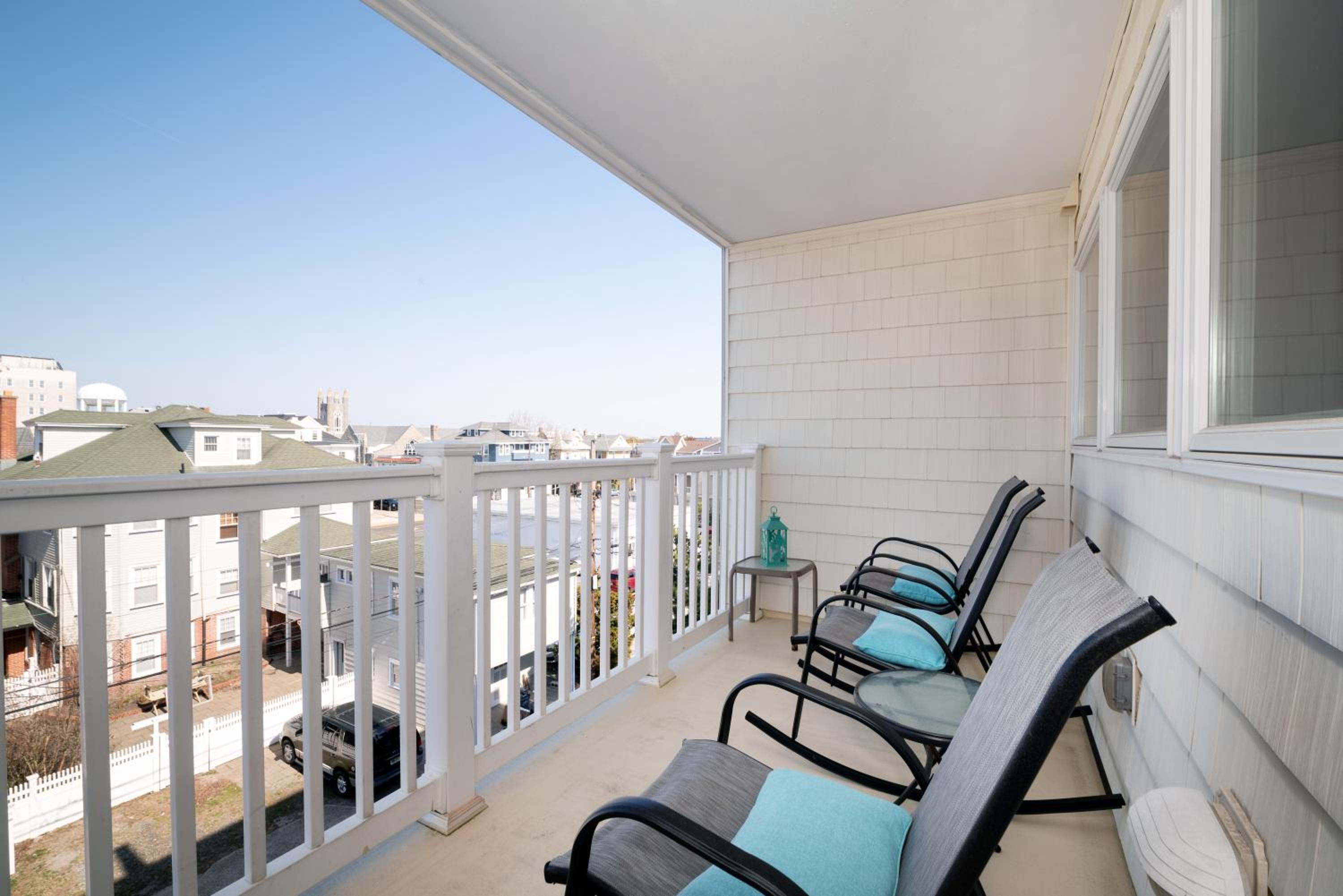 Biscayne Suites 2/49