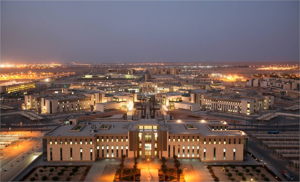 Holiday Inn Al Qasr 48/50