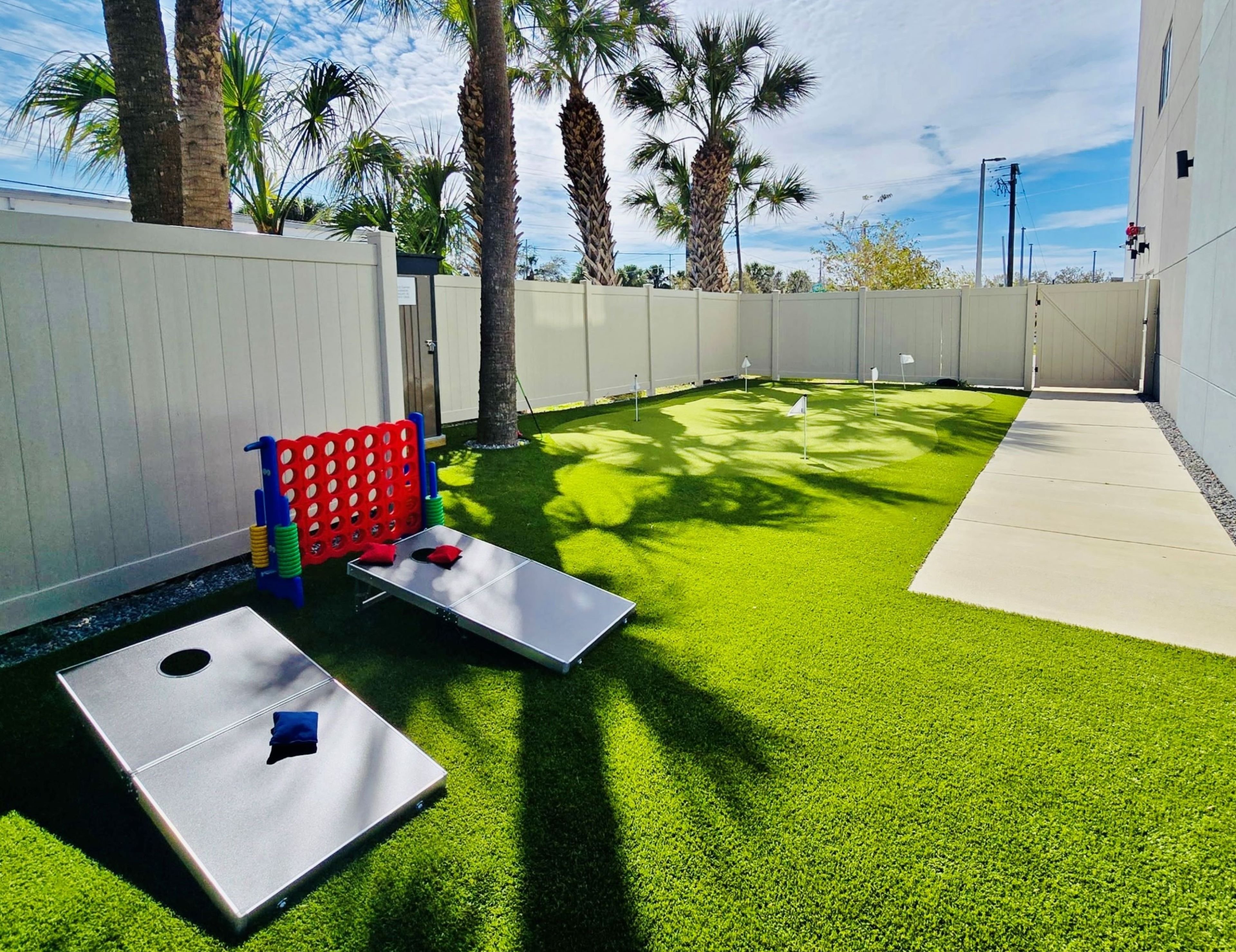 Holiday Inn Express & Suites Tampa Stadium Airport Area 35/36