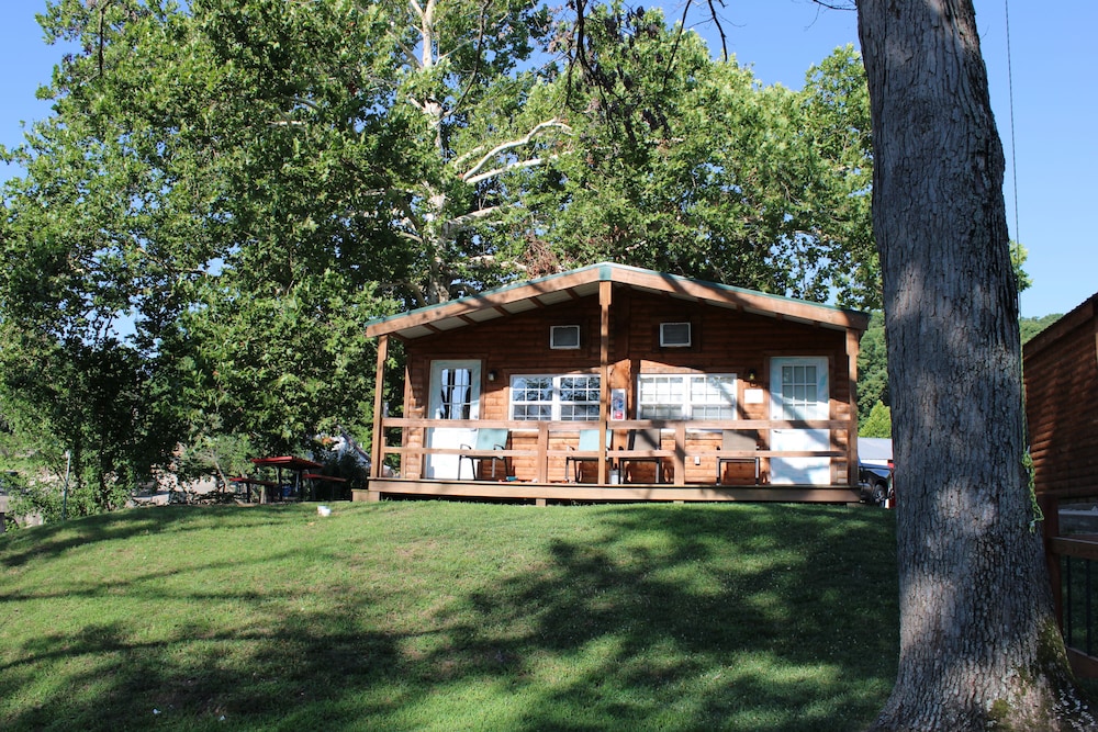 Ozark Village Resort 63/67
