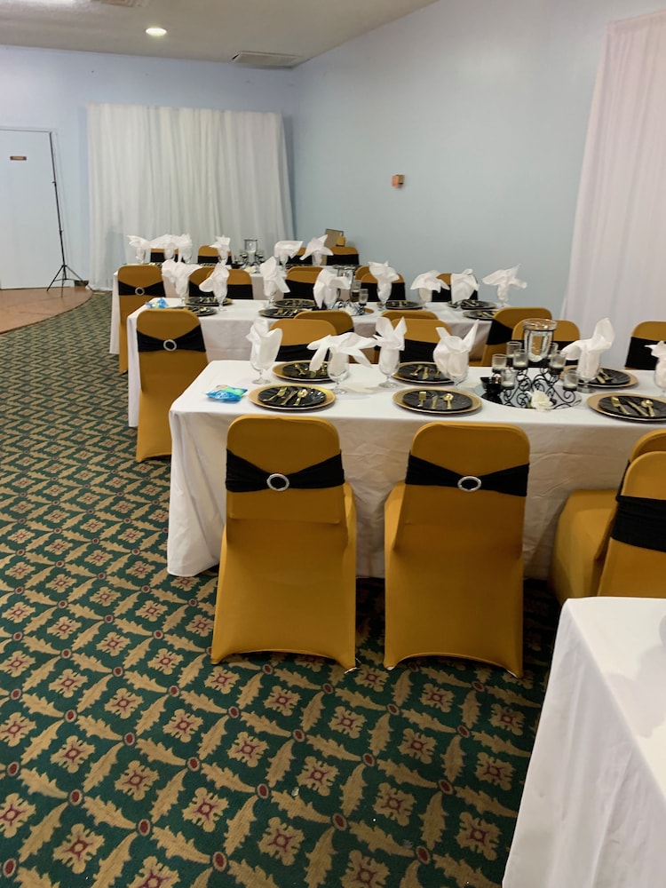 Budget Inn Talladega 46/61