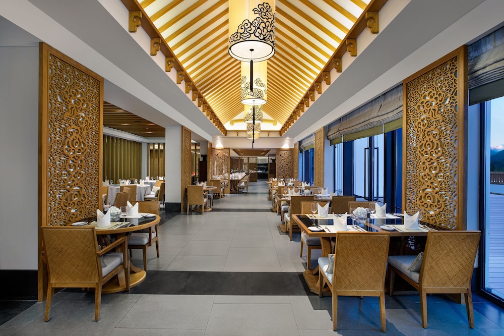 Banyan Tree Huangshan 30/50