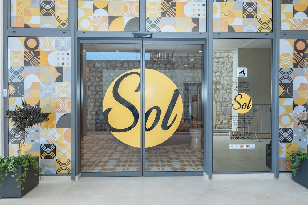 HOSTEL SOL 12/62