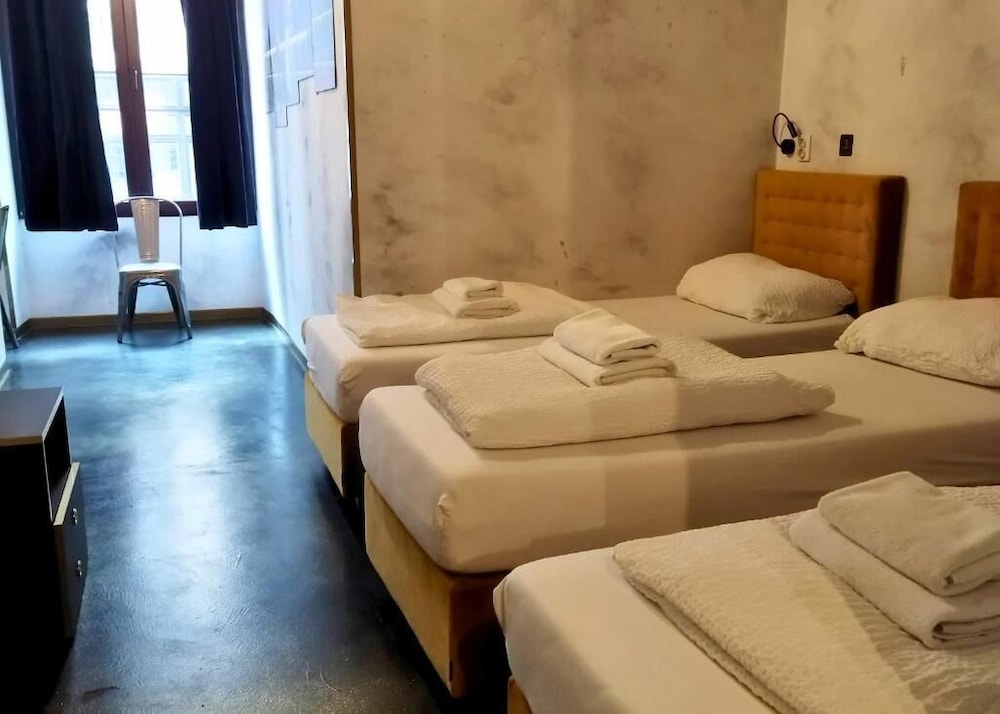 Chillout Hostel Zagreb 12/48
