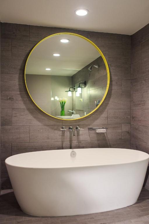 1 Bedroom, Spa, Suite, King Bed