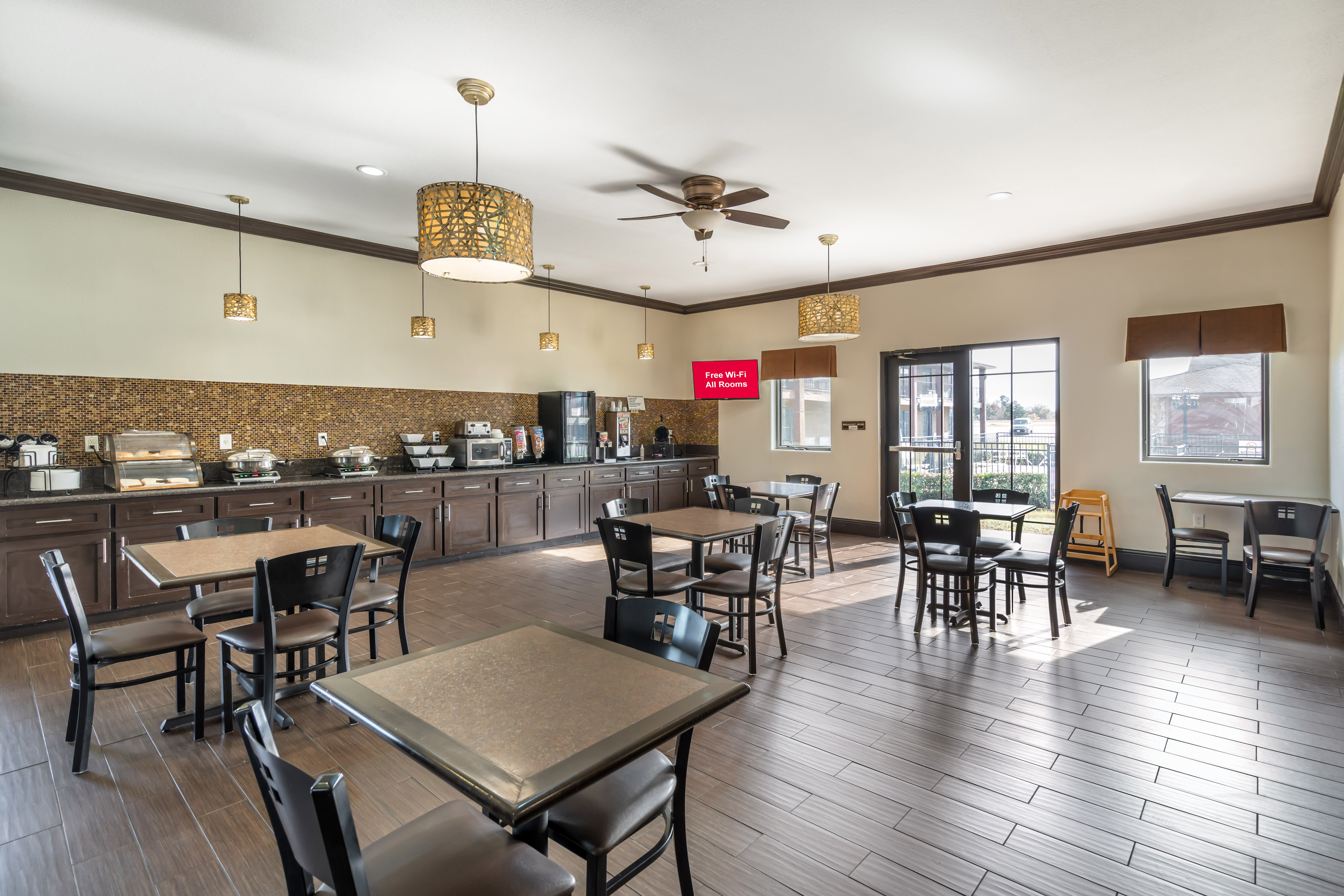 Red Roof Inn & Suites Sulphur Springs 15/26