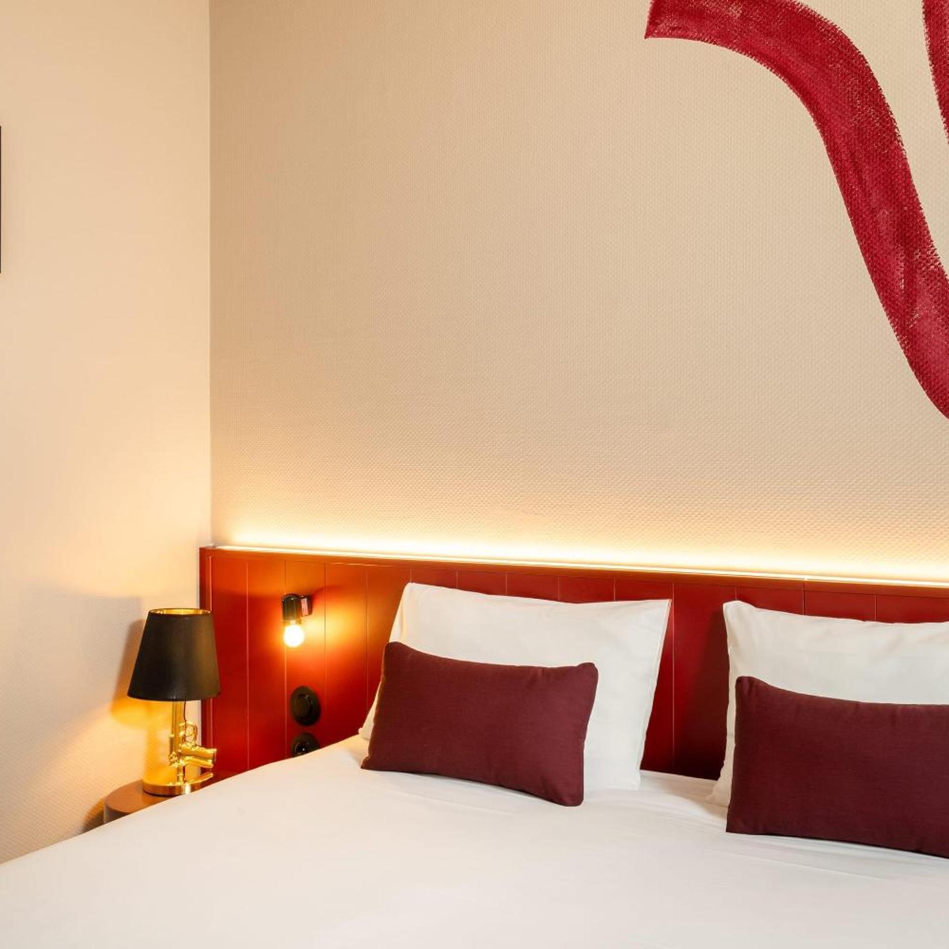 Room, Queen Bed, Garden View