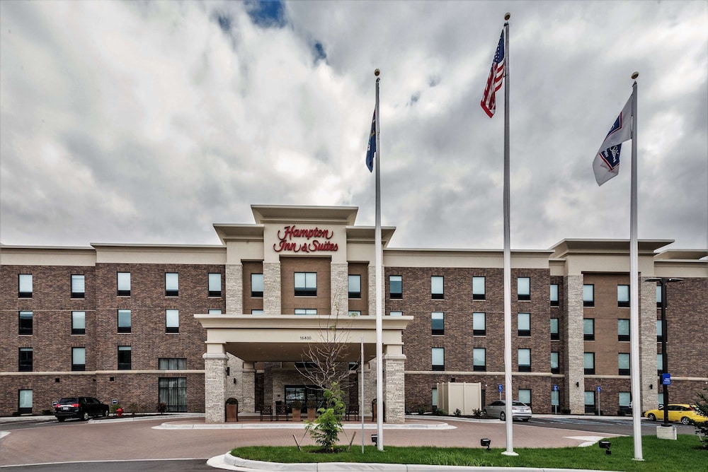 Hampton Inn Suites Allen Park 6/41