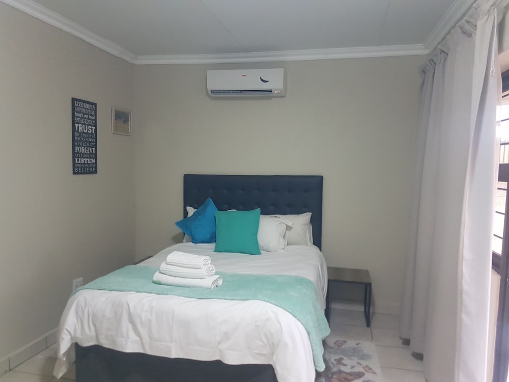 Sand River Cottages 15/45