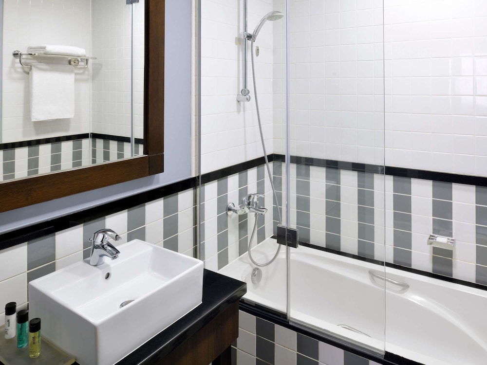 Movenpick Hotel Apartments Al Mamzar 64/64