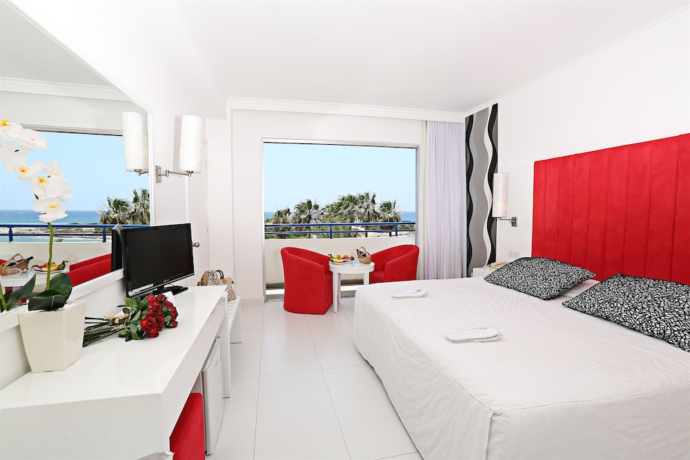 Dome Beach Marina Hotel and Resort 11/46