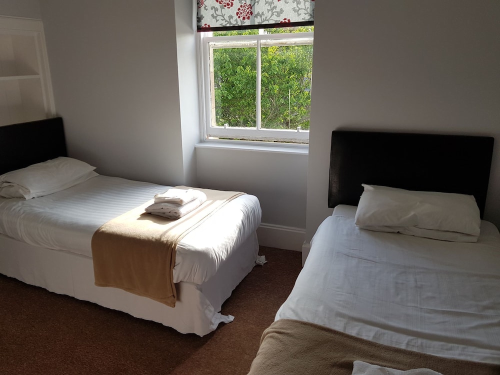 Station Hotel 9/50