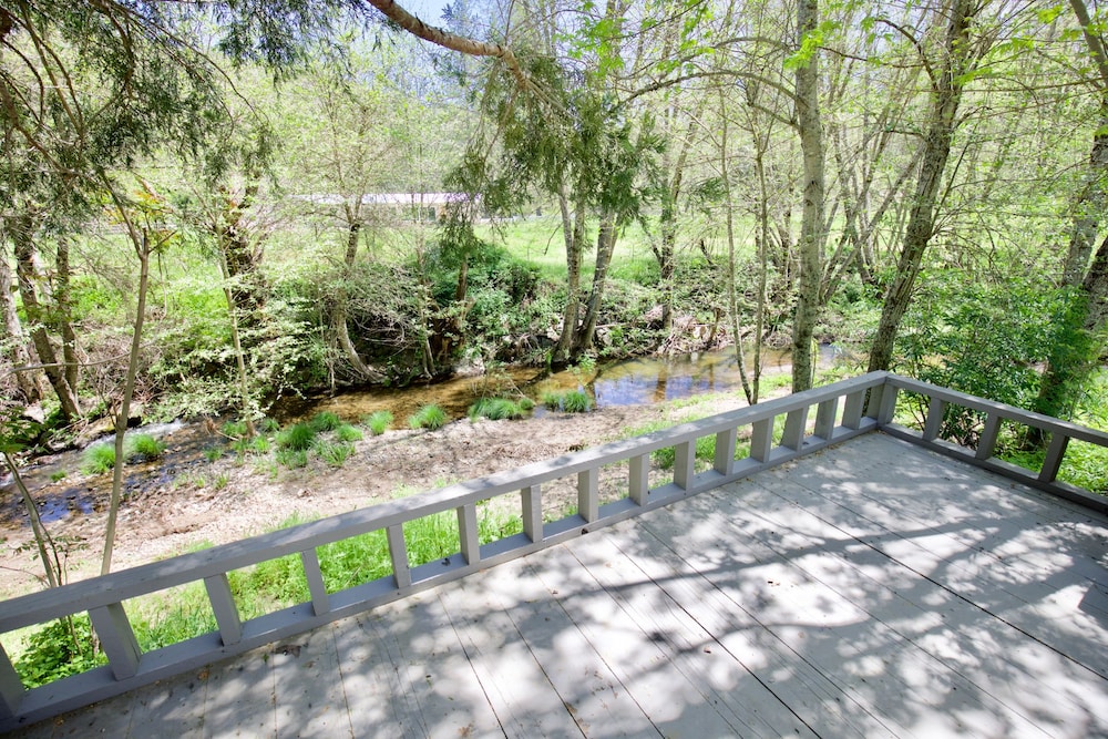Mandala Springs Wellness Retreat Center 44/75